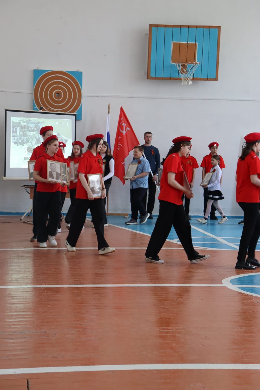 Линейка памяти Бессмертный полк - герои среди нас.